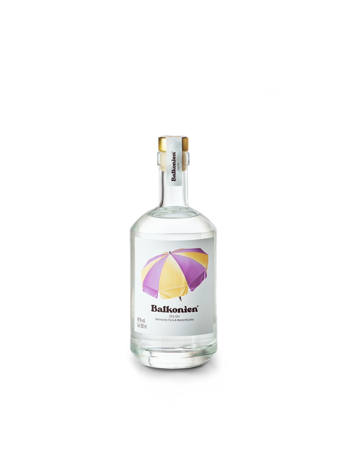 Klare Glasflasche mit weißem Etikett, darauf ein lila-gelber Sonnenschirm und der Schriftzug 'Balkonien'. Darin befindet sich der Heimische Flora & Beerenfrüchte Dry Gin von Balkonien.